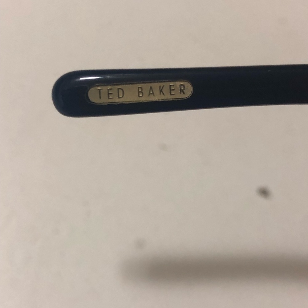 Ted Baker purple sunglasses with a cute design - Picture 8 of 8